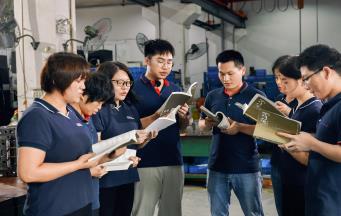 銘洋宇通精密注塑模具廠針對(duì)讀書一事的感受分享！